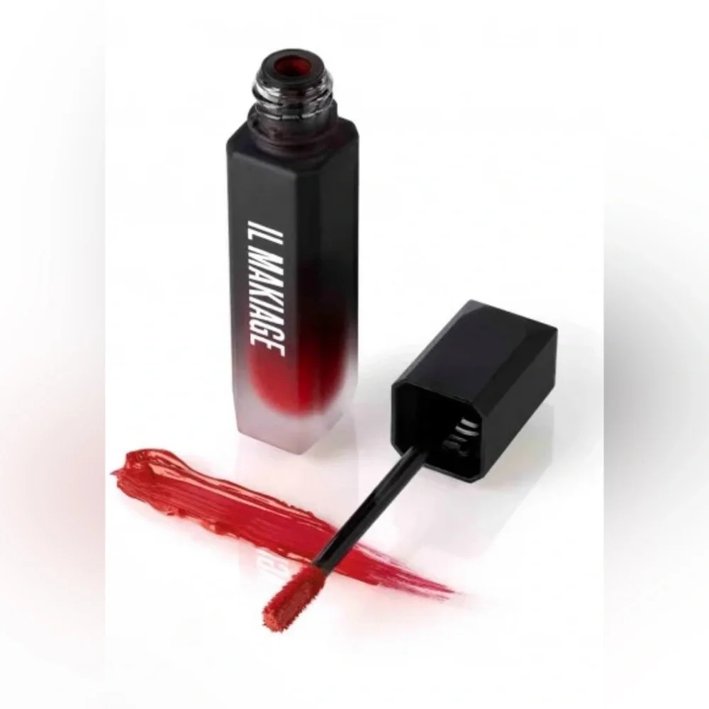 IL MAKIAGE Red geisha number 405 Liquid lip gloss